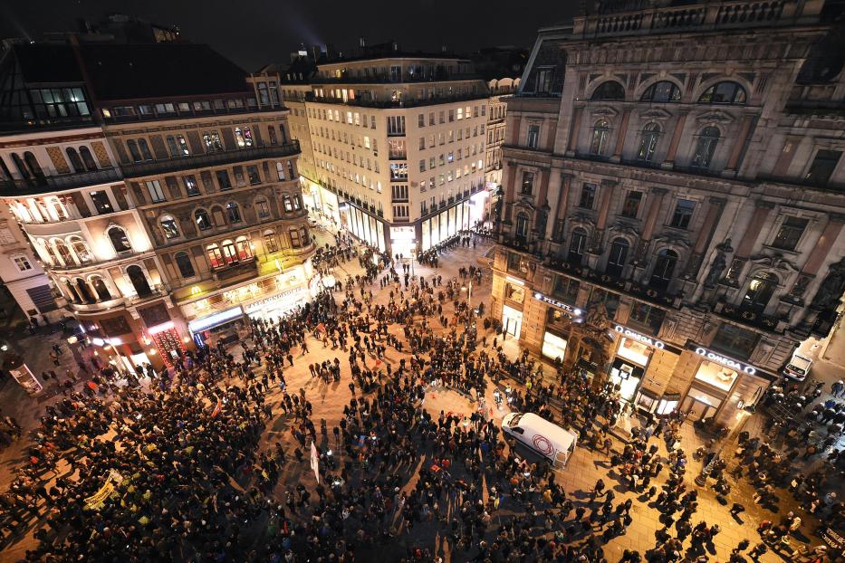 Jährlich kommt es am Abend des Akademikerballs zu Demonstrationen gegen den Ball.