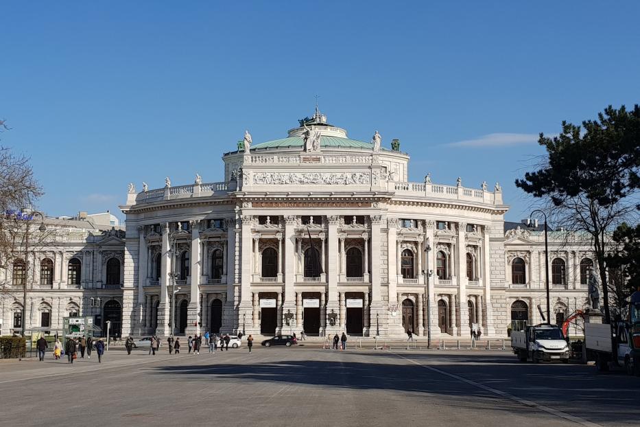 burgtheater.jpg