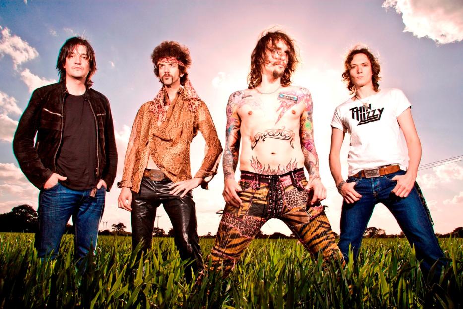 thedarkness-marianneharris.jpg