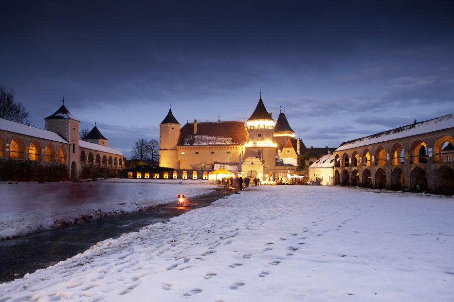 advent-burg-v5j5332-lichtstark.jpg