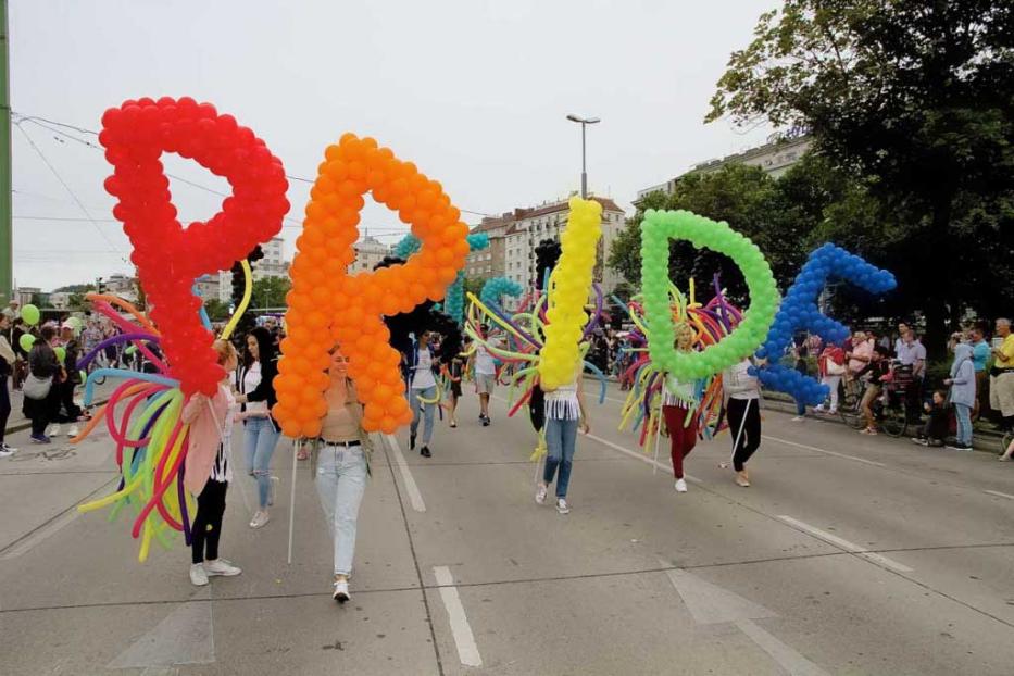 dominik-steinmair-regenbogenparade-pride-parade-1024x683.jpg