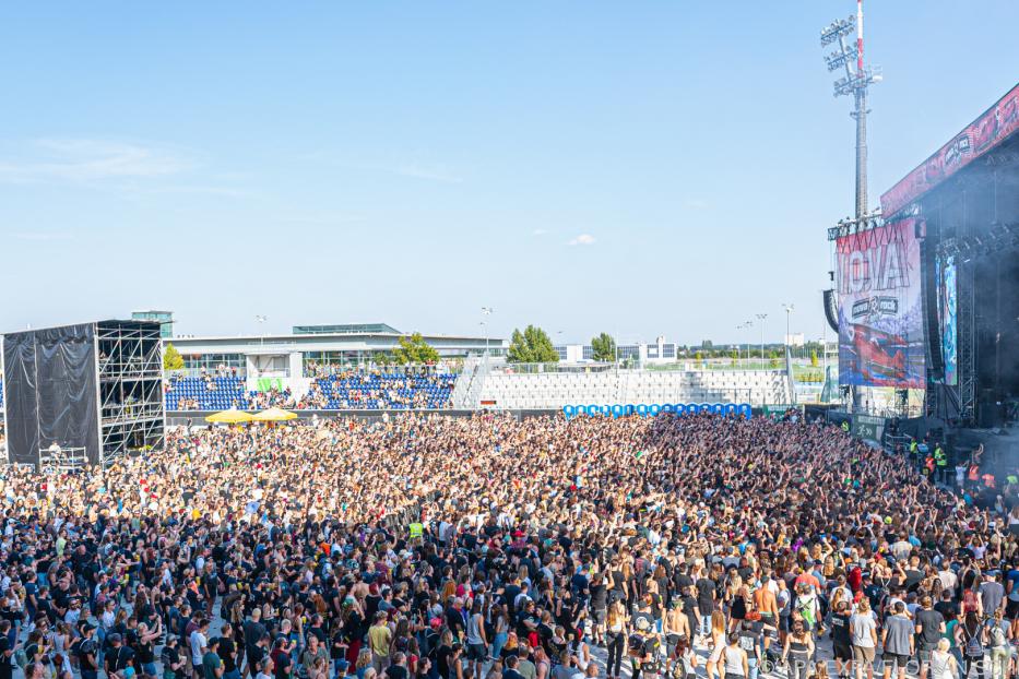 Rund 15.000 Musikfans feierten in Wiener Neustadt.