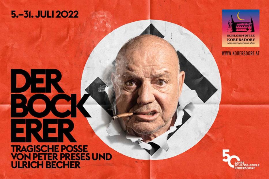 Ein Plakat für „Der Bockerer“ in Kobersdorf mit einem Mann, der eine Zigarre raucht.