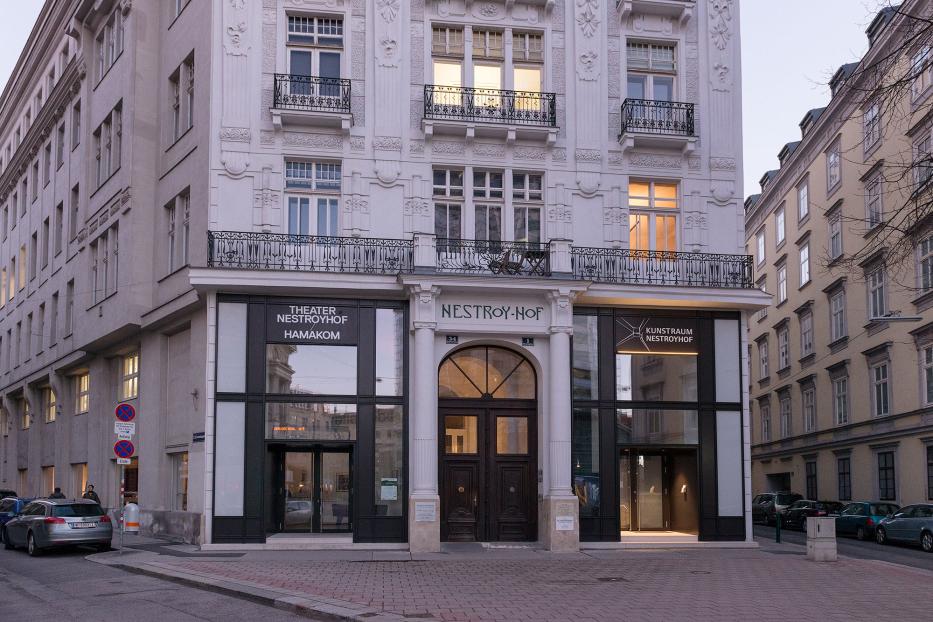 Das Nestroy-Hof Gebäude in Wien mit dem Theater Nestroyhof Hamakom und Kunstraum Nestroyhof.