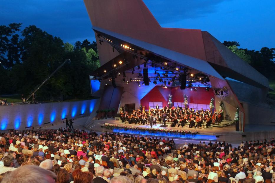 Auch 2023 wird wieder mit der Sommernachtsgala im Wolkenturm eröffnet