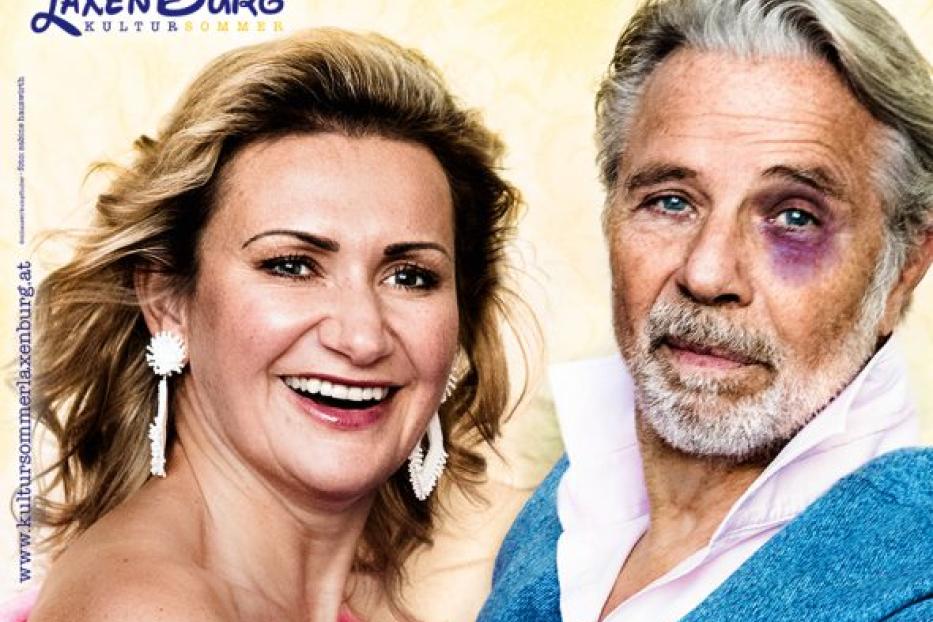Das Plakat für „All We Need Is Love“ mit Angelika Niedetzky und Christian Deix in Laxenburg.