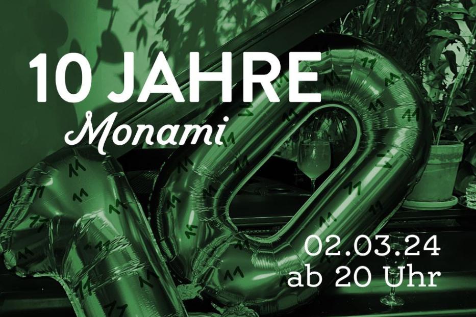 Dekorative Folienballons in Form der Zahl 10 für „10 Jahre Monami“ am 2. März 2024 in Wien.