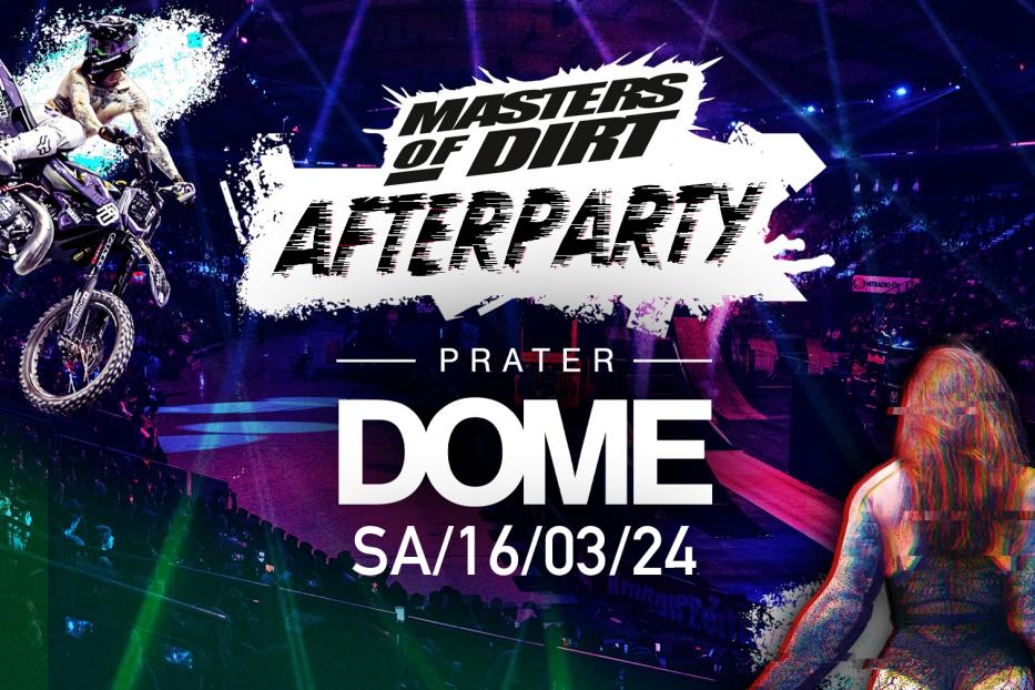 Ein Motocrossfahrer führt einen Stunt in der „Masters of Dirt Afterparty“ im Prater Dome auf.