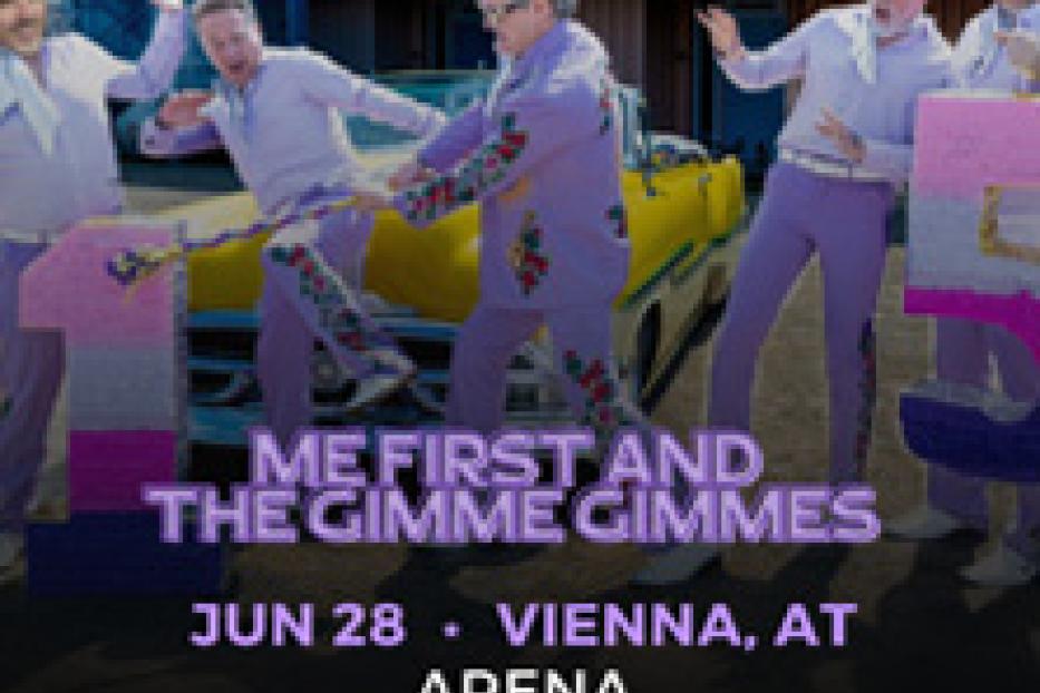 Die Band Me First and the Gimme Gimmes posiert vor einem gelben Auto für ihre Europa-Tournee 2024.
