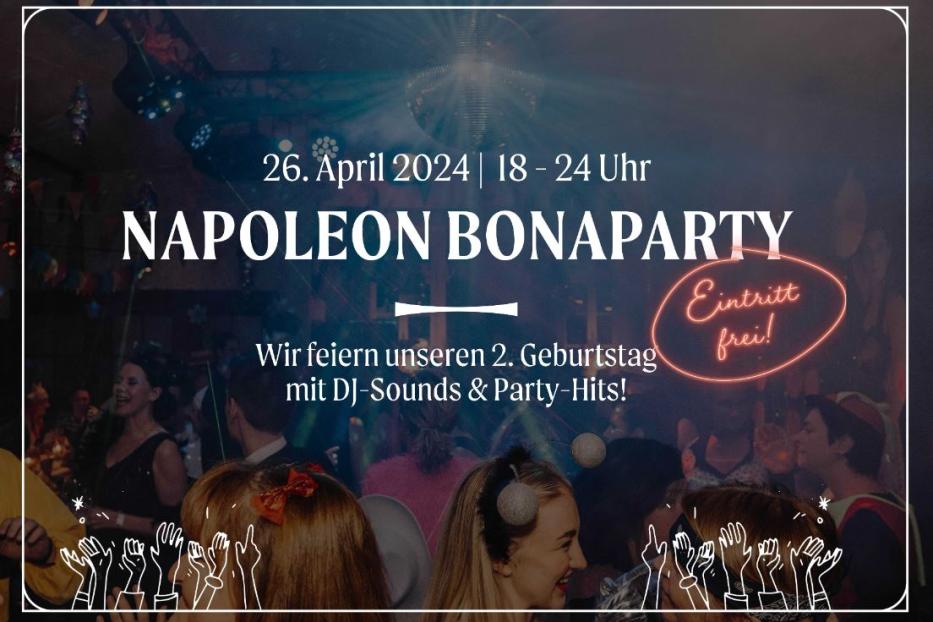 Ein Partyplakat kündigt die „Napoleon Bonaparty“ am 26. April 2024 an.