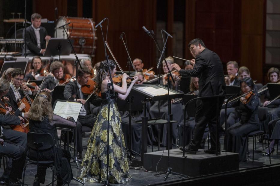 Maria Duenas und Hankyeol Yoon in der Felsenreitschule