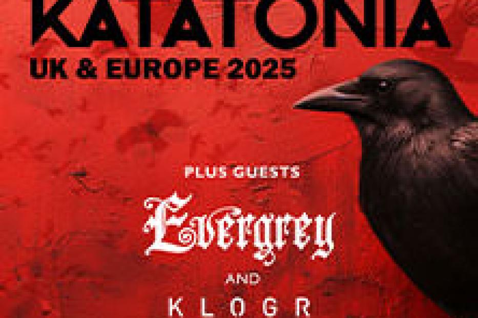 Ein Konzertplakat für Katatonia UK & Europe 2025 mit Evergrey und Klogr als Gästen. Ein Rabe ist auch abgebildet.