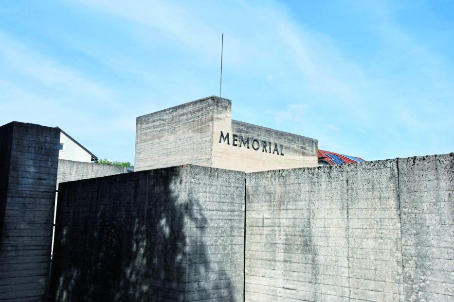 Das Krematorium des ehemaligen Konzentrationslagers Gusen I, mitten in einer Wohnsiedlung.