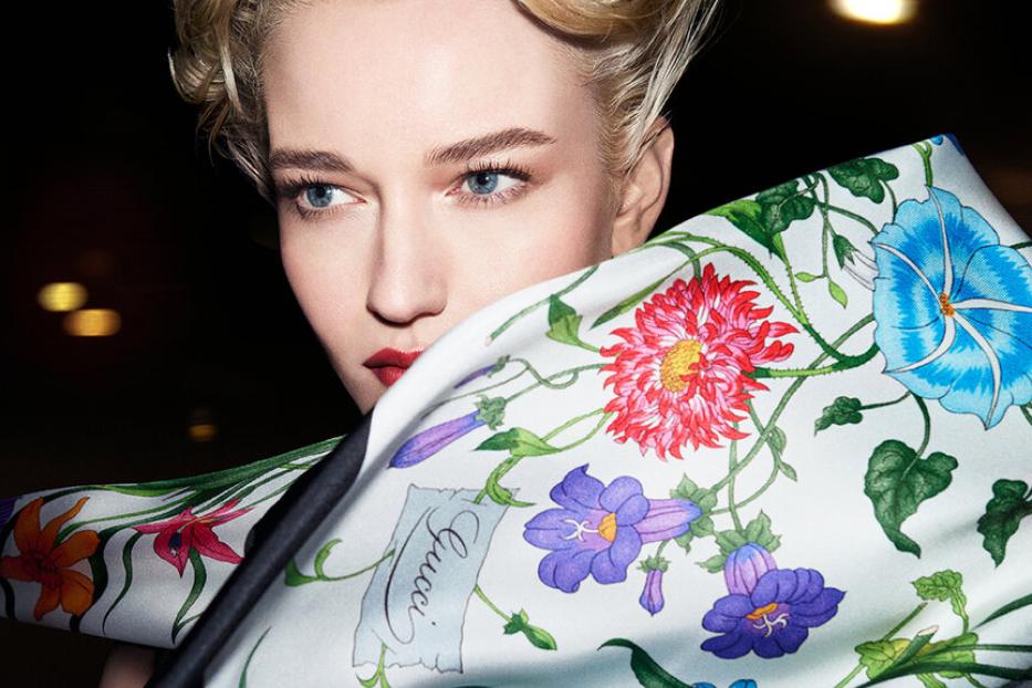 Gucci Seidentuch in einer limitierten floralen Art-Edition