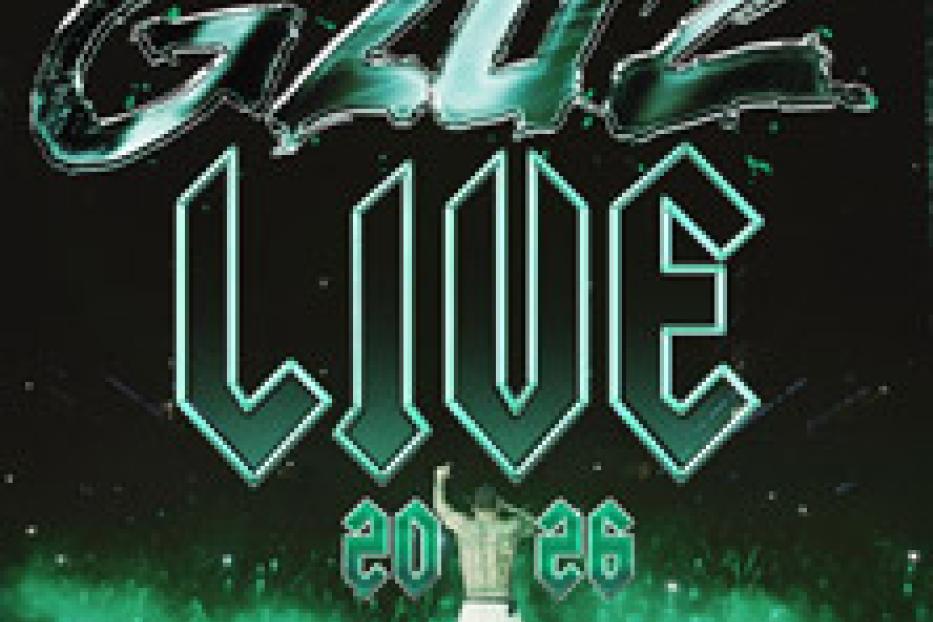 Das Cover von Gzuz' Live-Album 2026 mit dem Rapper vor einer grünen Menschenmenge.