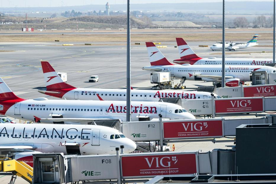 ++ THEMENBILD ++ FLUGHAFEN / REISEN / FLUGZEUG/TOURISMUS