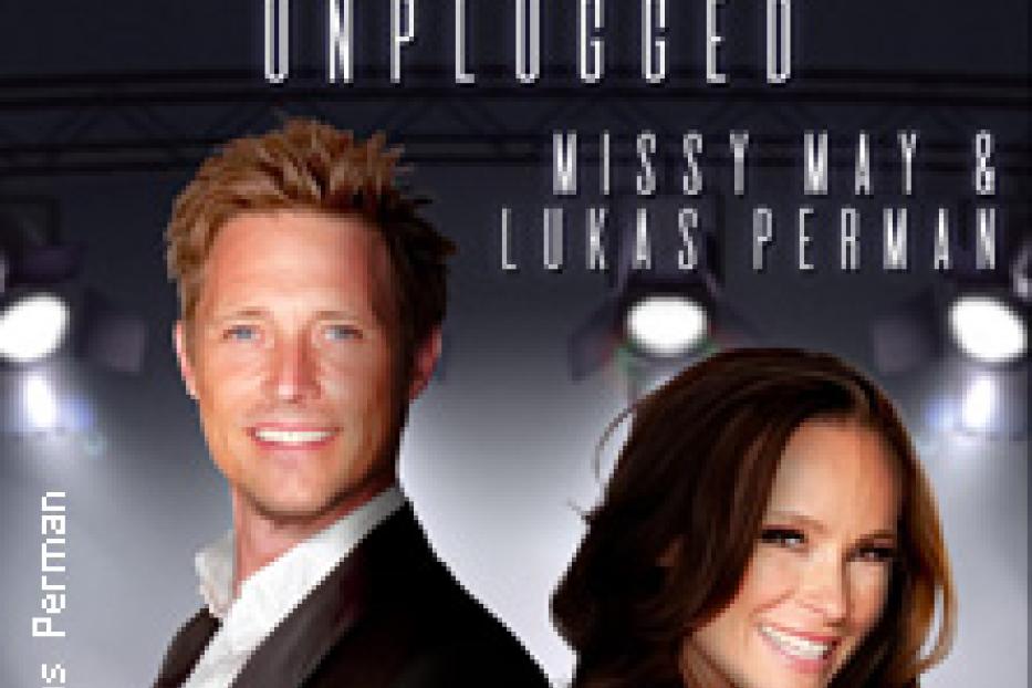 Das Cover zeigt Missy May und Lukas Perman für „Musicalstars Unplugged“.