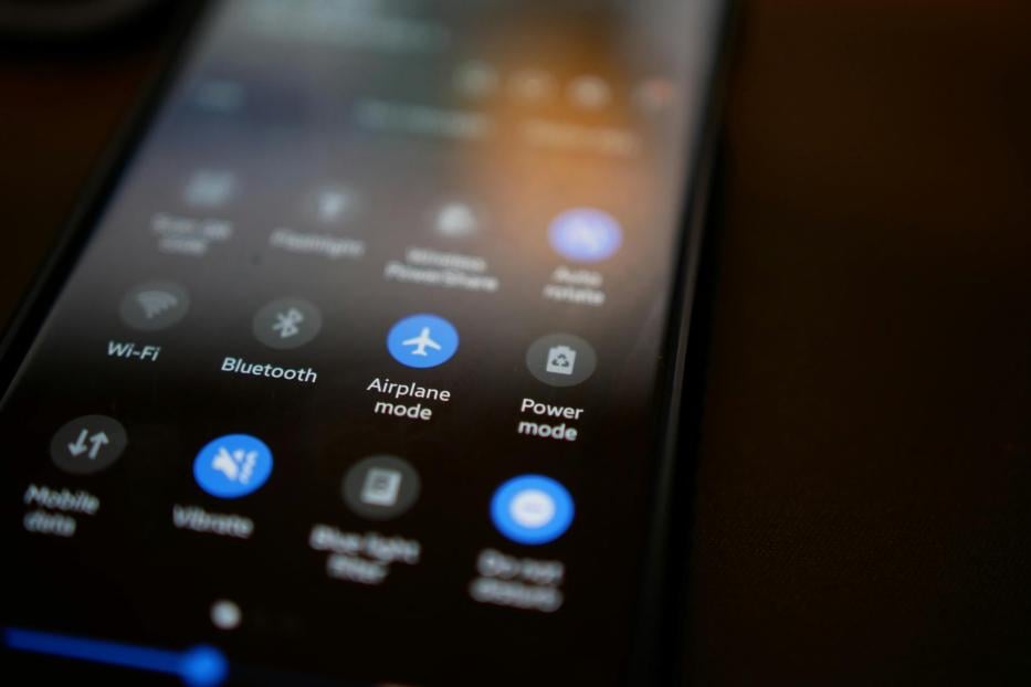 Flugmodus-Symbol am Smartphone