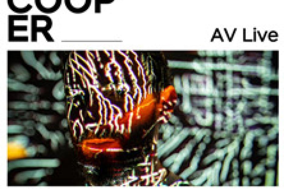 Ein Porträt von Max Cooper, überlagert mit abstrakten, leuchtenden Linien, die ein AV Live-Event in Wien ankündigen.