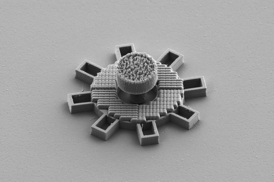 Zahnräder werden mit dem dünnen Optik-Material auf einem Silizium-Chip hergestellt.