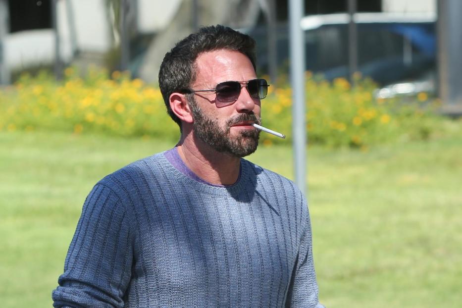 Ben Affleck mit einer Zigarette im Mund