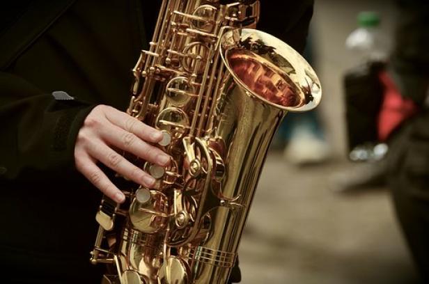 saxophone-3246650-340.jpg