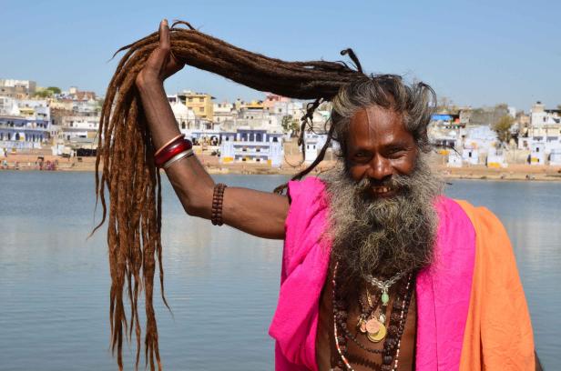 yogi-mit-langem-haar-pushkar-2013.jpg