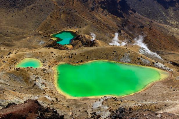 nz-emerald-lakes.jpg