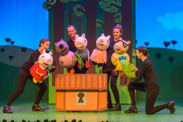 peppa-pig-live-die-ueberraschungsparty-004-copyright-theaterauftour-fotograf-wim-lanser.jpg