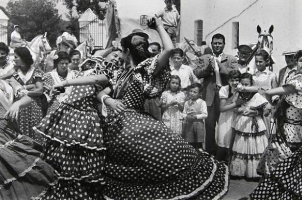 dancers-romeria-del-rocio-by-inge-morath-ls03231-1.jpg