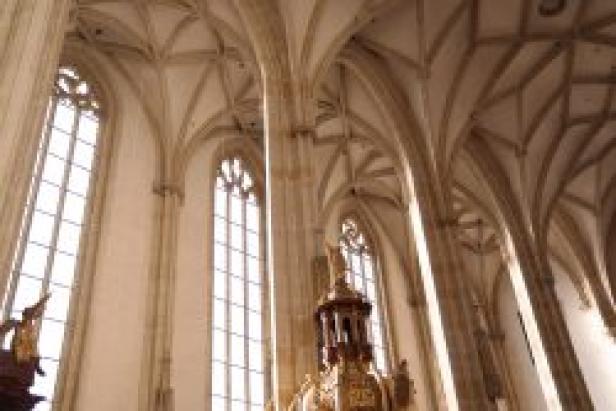 krems-piaristenkirche-3-250x167.jpg