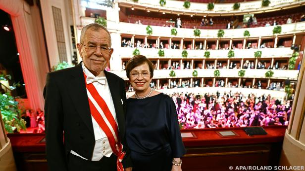 Bundespräsident Van der Bellen mit Ehefrau Doris Schmidauer am Ball