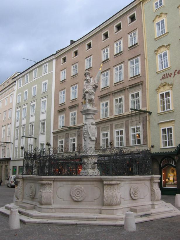 S17 Salzburg Stadtspaziergang durch die linke Altstadt copyright Bundesdenkmalamt LKS.jpg