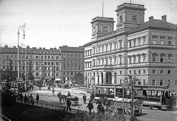 W45 1090 Wien Stadtspaziergang Heimito von Doderer copyright Wikipedia Public domain.jpg