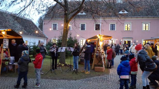 Adventmarkt_Hollabrunn_Innenhof_web.jpg