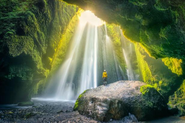 Wasserfall-Island.jpg