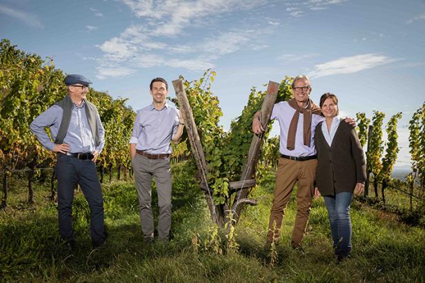 Thomas Klinger Andreas Wickhoff Willi und Edwige BrÅndlmayer(c)Weingut BrÅndlmayer Foto Anna Stîcher.jpg