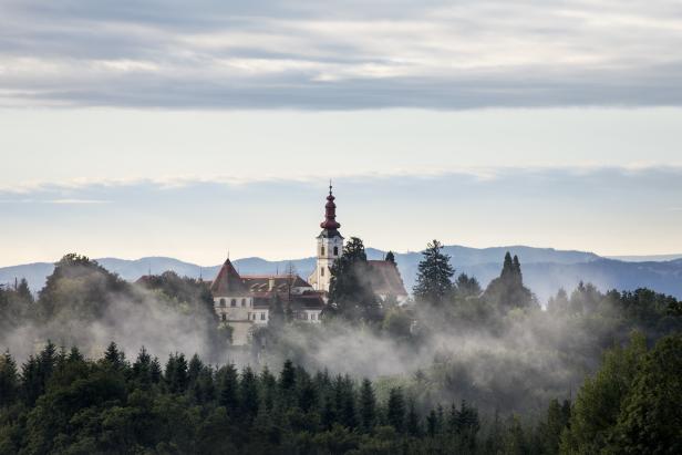 SchlossHollenegg-LeonhardHilzensauer.jpg