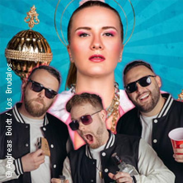 Ein Bandfoto von Los Brudalos mit einer Frau im Zentrum und drei Männern mit Sonnenbrillen im Vordergrund.