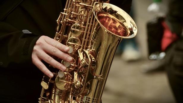 saxophone-3246650-340.jpg