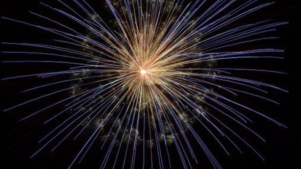 fireworks-102971-340.jpg
