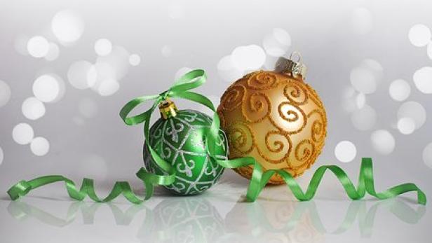 christmas-decorations-1816478-340.jpg