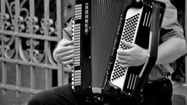 accordion-1466482-1920.jpg