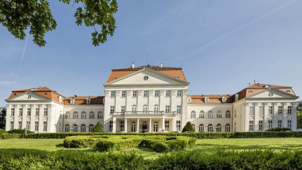 VBG14923_Austria_Trend_Hotel_Schloss_Wilhelminenberg_AuSZenansicht.jpg