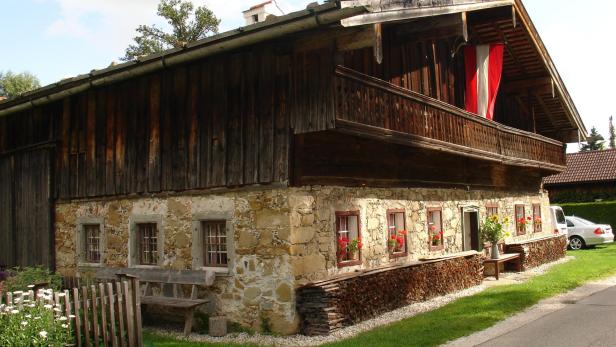 O39 Sankt Georgen im Attergau Rundgang denkmalgeschützte Gebäude copyright Franz Hauser 1.jpg