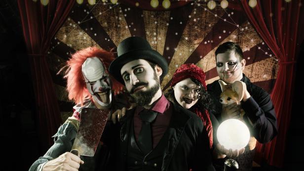 Horrorclown, Zirkusdirektor, Wahrsagerin & Raubtierdompteur