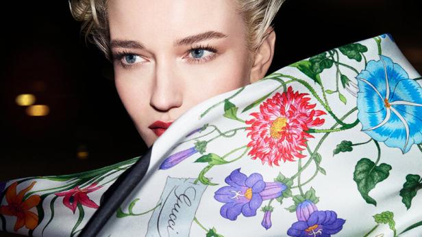 Gucci Seidentuch in einer limitierten floralen Art-Edition