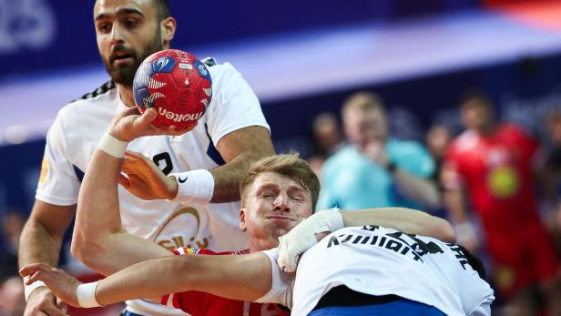 TOPSHOT-HANDBALL-WORLD-MEN-AUS-KUW