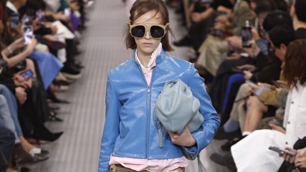 Miu Miu: Runway - Paris Fashion Week - Womenswear Spring-Summer 2025