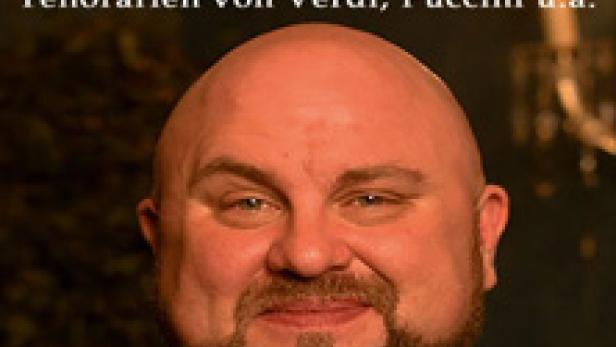 Ein Porträt von Max von Lütgendorff, angekündigt als „Oper in der Krypta“.
